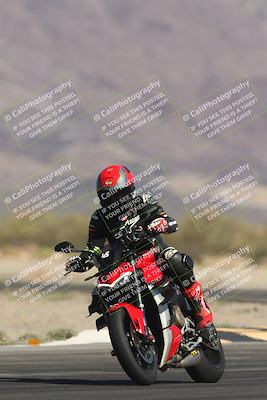 media/Oct-30-2025-Racers Edge (Thu) [[dabbdaf680]]/3-B Group/Session 2 (Turn 14)/